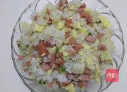 Illustration of how to make egg, sausage and egg fried rice 9