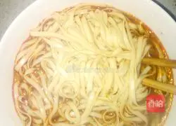 Illustration of how to make noodles 3