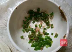 Illustration of how to make puff pastry with dumpling skins 2