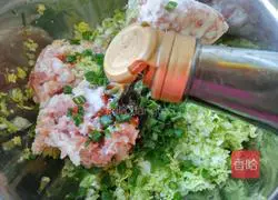 Illustration of making dumplings stuffed with baby cabbage 5