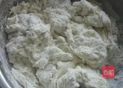 Illustration of how to make mutton oil cake 1