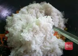 Carrot and Egg Fried Rice Recipe Illustration 7