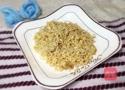 Soy Sauce Fried Noodles Recipe Illustration 10