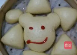 Illustration of how to make freshly pressed corn buns 5