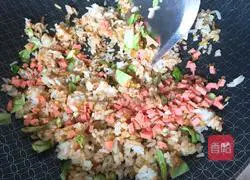 Illustration of how to make homemade fried rice 11