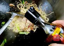 Illustration of how to make fried noodles 6