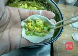 Illustration of how to make zucchini and egg dumplings 13