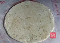 Illustration of how to make crispy green onion cake 3