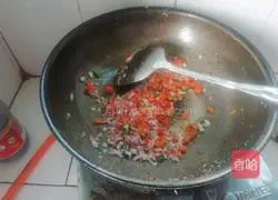 Illustration of how to make sausage golden chicken fried rice 11