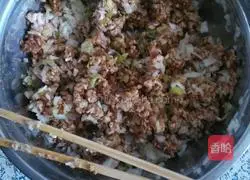 Illustration of how to make carrot stuffed buns 2