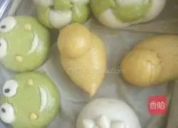 Illustration of how to make frog steamed buns 11