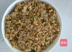 Illustration of how to make shrimp skin soy sauce fried rice 6