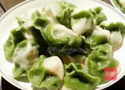 Illustration of how to make cabbage (Baicai) dumplings 21