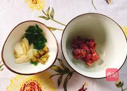 Illustration of how to make beef and egg fried rice 2