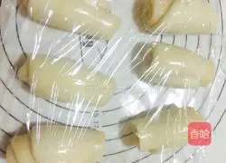 Egg yolk crisp + meat floss cake Illustration of how to do it 8