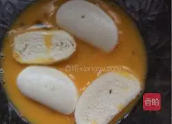 Illustration of how to make milk-flavored fried steamed bun slices 3