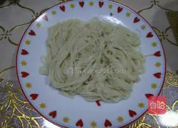 Illustration of how to make kidney bean noodles 7