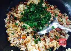 Illustration of how to make homemade fried rice 11