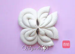 Illustration of how to make blooming chrysanthemum steamed buns 6