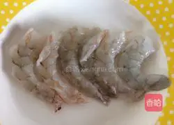 Illustration of how to make sausage and shrimp assorted fried rice 2