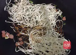 Soy sauce fried noodles recipe 5