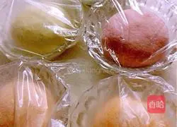 Illustration of how to make meat, three fresh and colorful dumplings 3