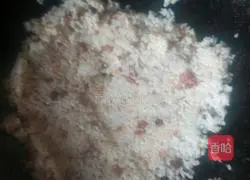 Illustration of how to make sausage fried rice 4