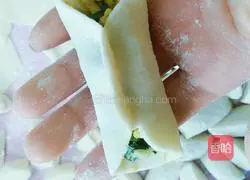 Illustration of how to make electric pancake pot stickers 8