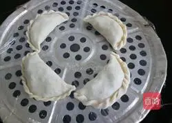 Illustration of how to make dumplings with cabbage stuffing 8