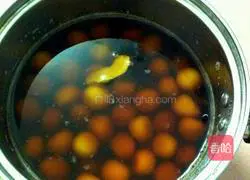 Illustration of how to make longan with glutinous rice balls 12