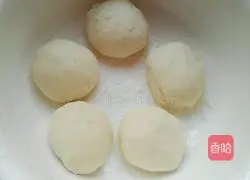 Illustration of how to make salty crispy biscuits 7