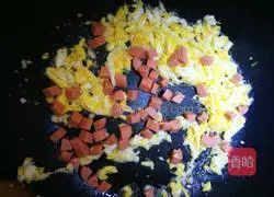 Illustration of how to make egg fried rice 5