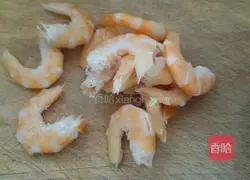 Illustration of making dumplings with three fresh fillings 2