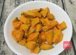 Nut Kernel Pumpkin Cake Recipe Illustration 5