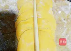 Illustration of how to make pumpkin rose steamed buns 10