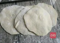 Illustration of how to make vegetarian buns 14