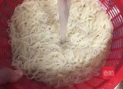 Illustration of how to make cold noodles 5