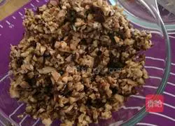 Illustration of how to make lobster and pork dumplings 5