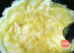 Illustration of how to make egg fried rice 3