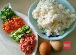 Yangzhou fried rice recipe illustration 1