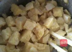 Illustration of how to make golden steamed buns 4