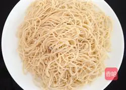 Cantonese style soy sauce fried noodles illustration 1