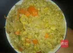 Illustration of how to make curry egg fried rice 5