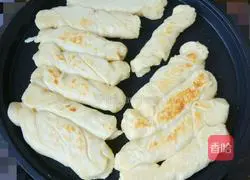 Illustration of how to make electric pancake rolls 6