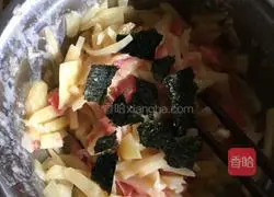 Illustration of how to make delicious potato pancakes 4