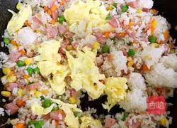 Illustration of how to make fancy fried rice 10