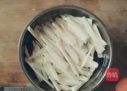 Illustration of how to make cured meat and mixed egg fried rice 4