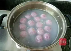 Illustration of how to make orange and purple sweet potato dumplings 11