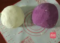Illustration of how to make checkerboard steamed buns 1