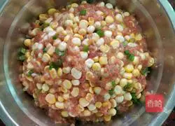 Illustration of how to make four-flavor dumplings (corn, squid, mussels and celery) 2